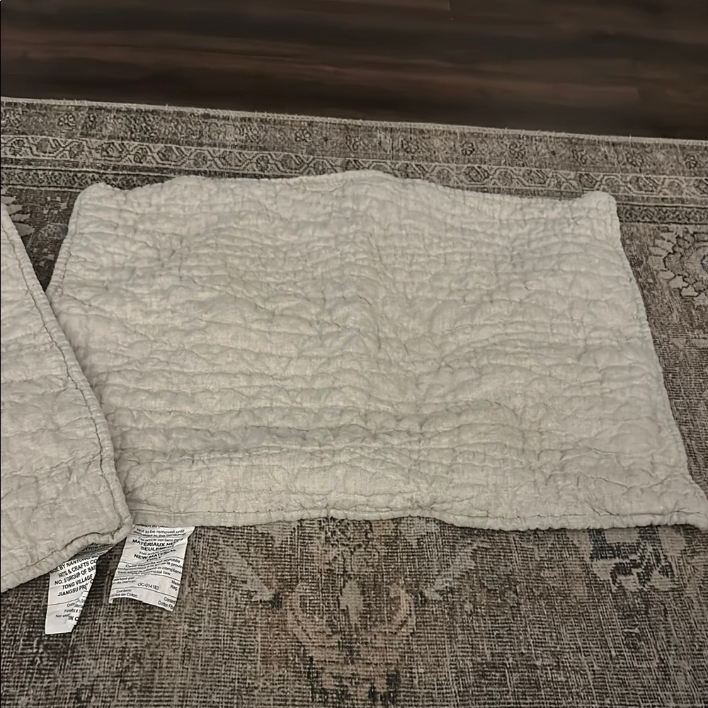 Cream shams x2 - Picture 2 of 2